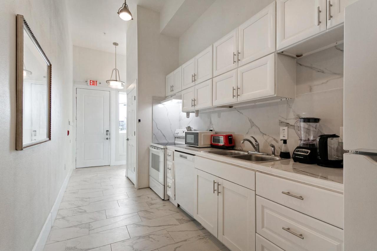 Breathtaking Condos Near French Quarter نيو أورلينز المظهر الخارجي الصورة