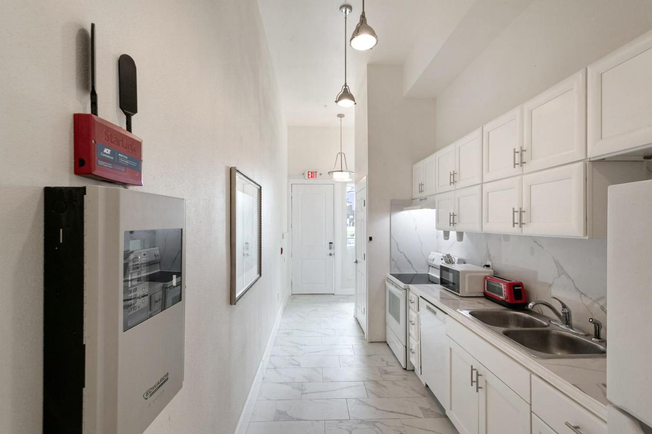 Breathtaking Condos Near French Quarter نيو أورلينز المظهر الخارجي الصورة