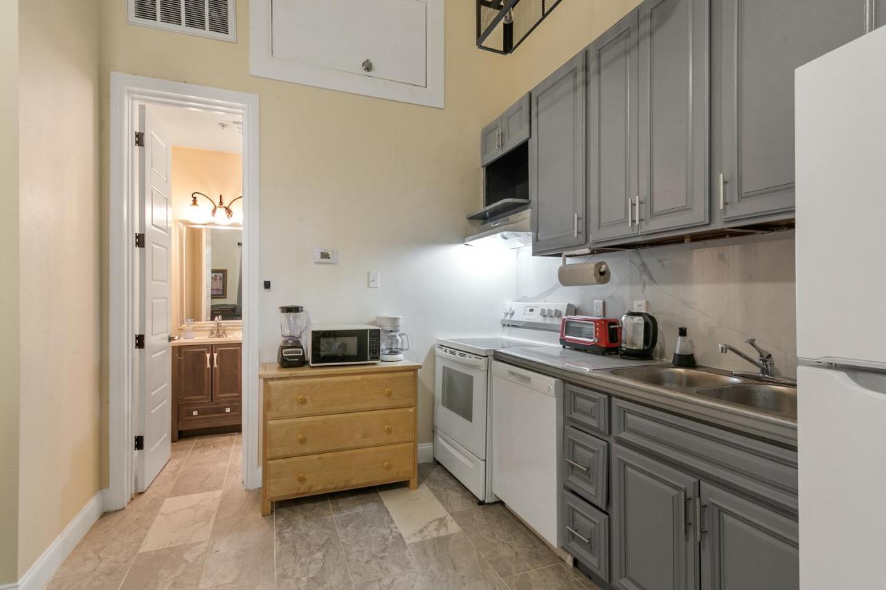Breathtaking Condos Near French Quarter نيو أورلينز المظهر الخارجي الصورة